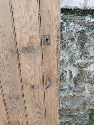 Puerta rústica madera antigua