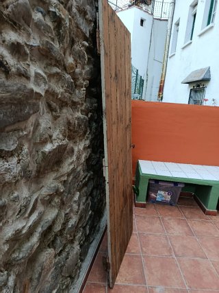 Puerta rústica madera antigua