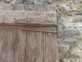 Puerta rústica madera antigua