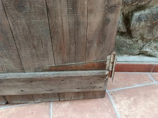 Puerta rústica madera antigua
