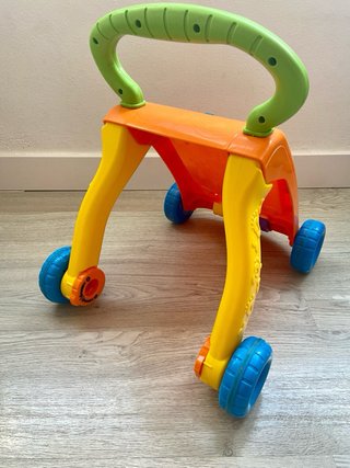 REGALO Correpasillos Vtech Naranja y Verde