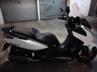 Moto 125 CC Maxi Scooter Blanca
