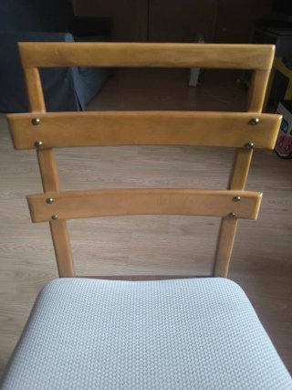 5 Sillas de madera tapizada beige