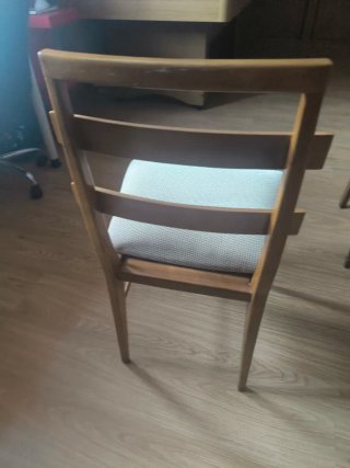 5 Sillas de madera tapizada beige
