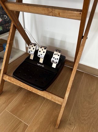PS4 (PlayStation 4) + Volante Logitech