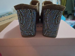 Tacones Alma en Pena Tachuelas Marrones