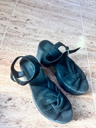 Sandalias plataforma Pull & Bear negras