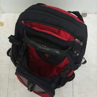 Mochila Swiss Gear Negra y Roja
