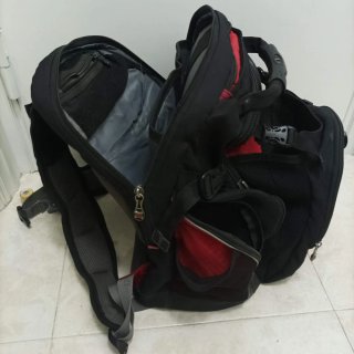 Mochila Swiss Gear Negra y Roja