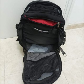 Mochila Swiss Gear Negra y Roja