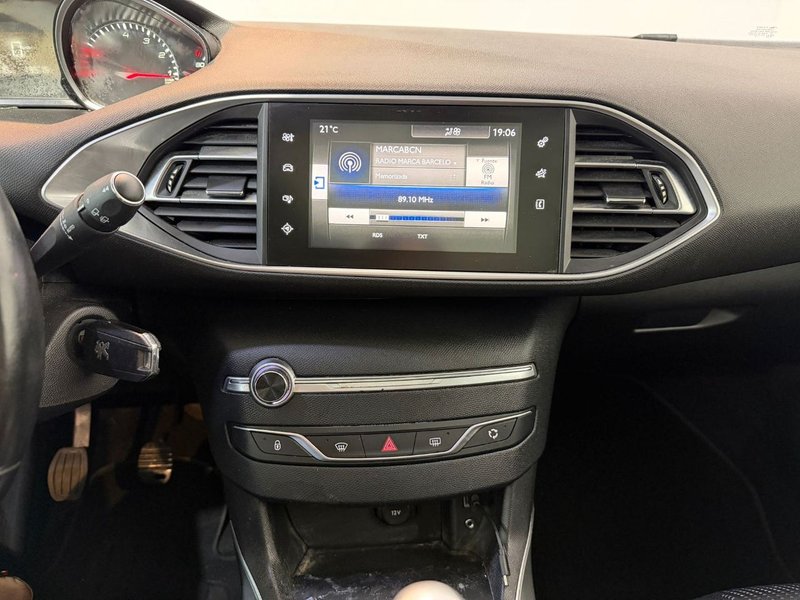 Peugeot 308 2017, foto 13