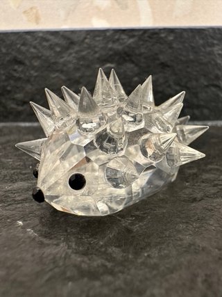 9 figuras cristal facetado y vitrina expositora