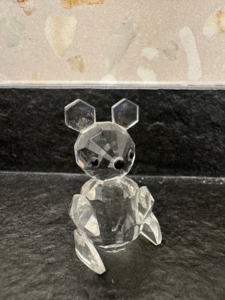 9 figuras cristal facetado y vitrina expositora