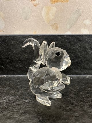 9 figuras cristal facetado y vitrina expositora