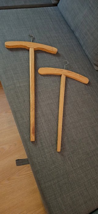 2 Perchas Madera Antiguas