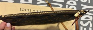 Pochette Louis Vuitton Marrón