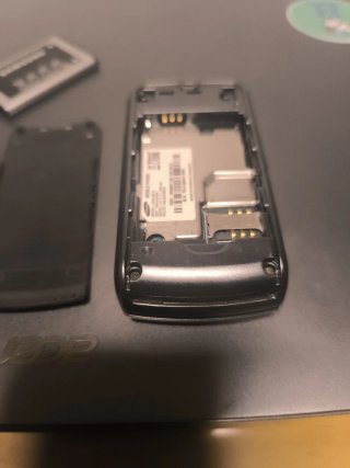 Móvil Samsung teclas + Cargador