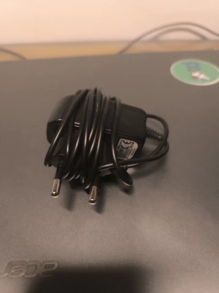 Móvil Samsung teclas + Cargador