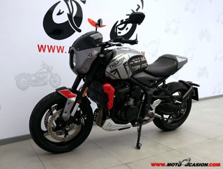 TRIUMPH TRIDENT 660 ¿A2?