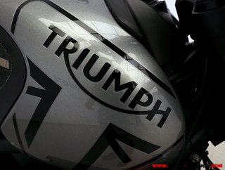 TRIUMPH TRIDENT 660 ¿A2?