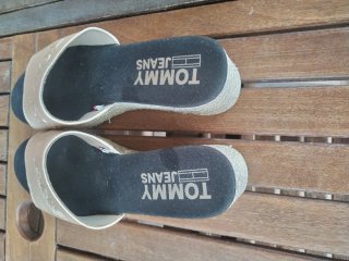 Sandalias cuña Tommy Jeans Doradas marca original