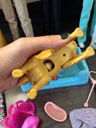 Lote de muñecas y ropa Barbie