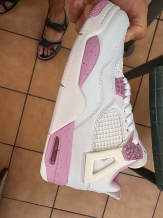 Zapatillas Jordan Rojas y Blancas