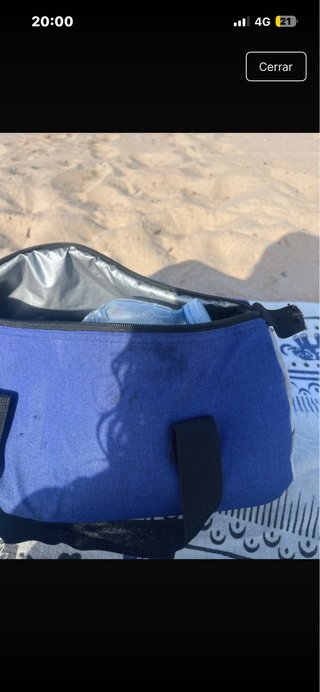 Nevera de playa azul