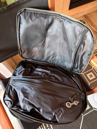 Mochila de viaje verde