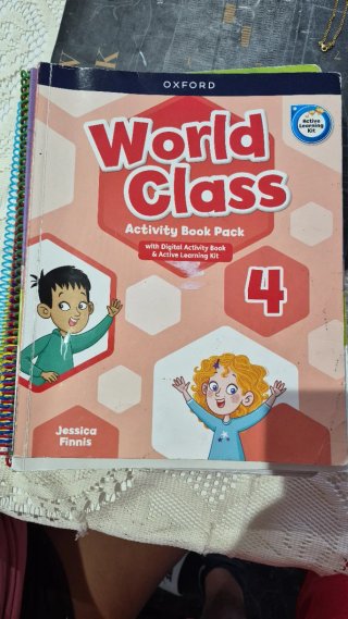 Se venden libros de texto de 4° de primaria