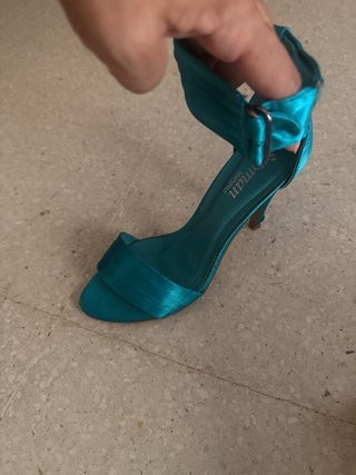 Vestido de fiesta zapatos y bolso