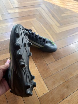 Botas fútbol niño Adidas F50 Talla 33.5