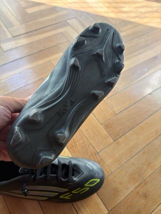 Botas fútbol niño Adidas F50 Talla 33.5