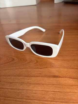 Gafas de sol blancas rectangulares