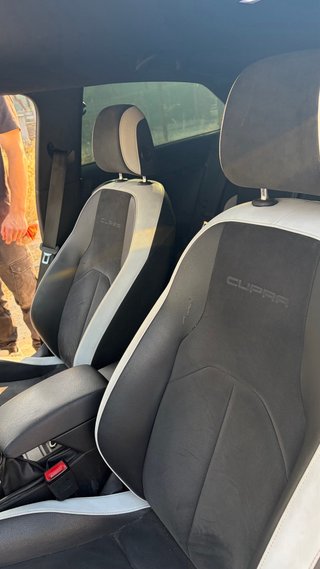 SEAT Leon Cupra