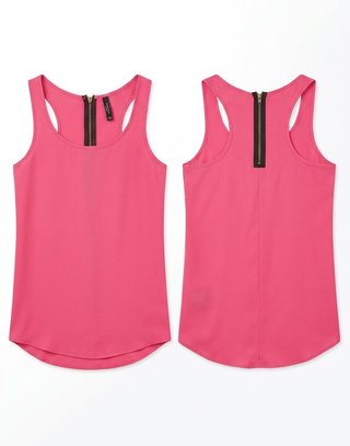 Camiseta rosa con cremallera