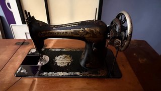 Máquina de coser Singer antigua