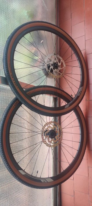 Ruedas Gravel/MTB Black Jaack