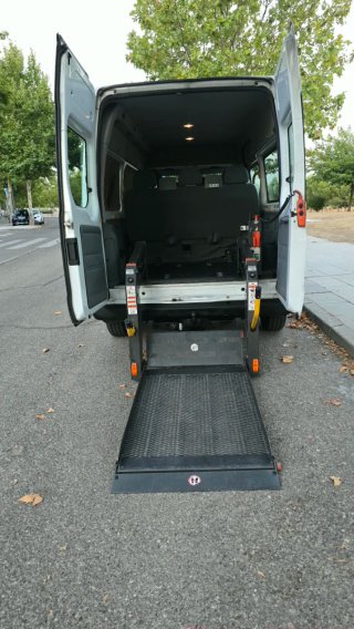 Ford E-Transit Courier 2010