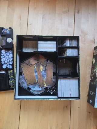 Arkham Horror 3ª Ed + exp Noche Cerrada e inserto