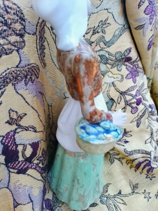 Figura porcelana antigua sello Inglés (Valencia)