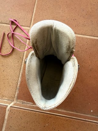 Patines de 4 ruedas blancos y rosas