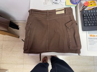 Falda cargo marrón Stradivarius Talla S