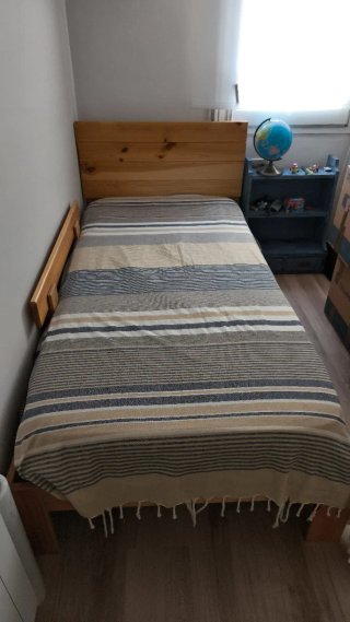 Cama Lufe de madera sin colchón