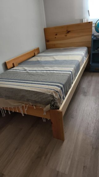 Cama Lufe de madera sin colchón