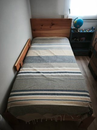Cama Lufe de madera sin colchón