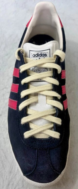 Zapatillas Adidas Negras y Rojas