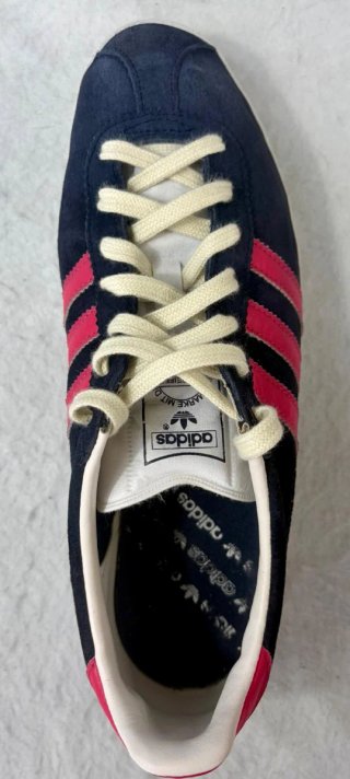 Zapatillas Adidas Negras y Rojas