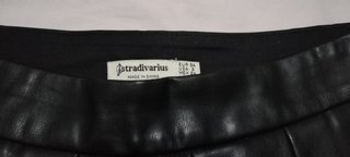 Short Cuero Pliegues Stradivarius Talla 34