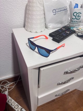 Gafas de sol niño azul y naranja